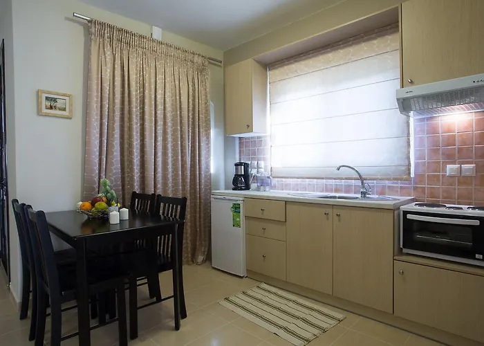 Baywatch Apart Otel Chranoi